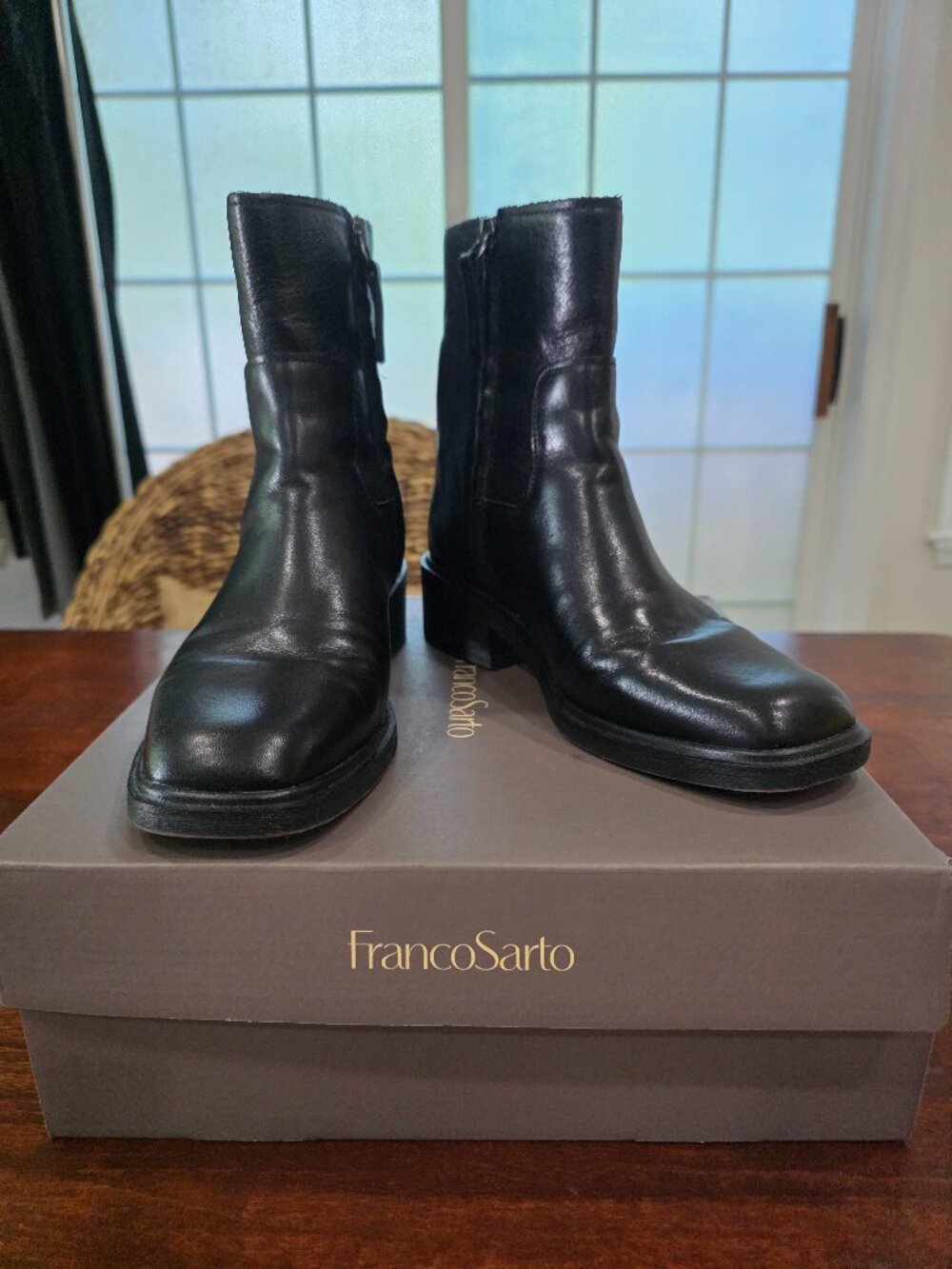 EUC Franco Sarto 'Gillian' Chelsea Women's Black Leather Boots Sz 8